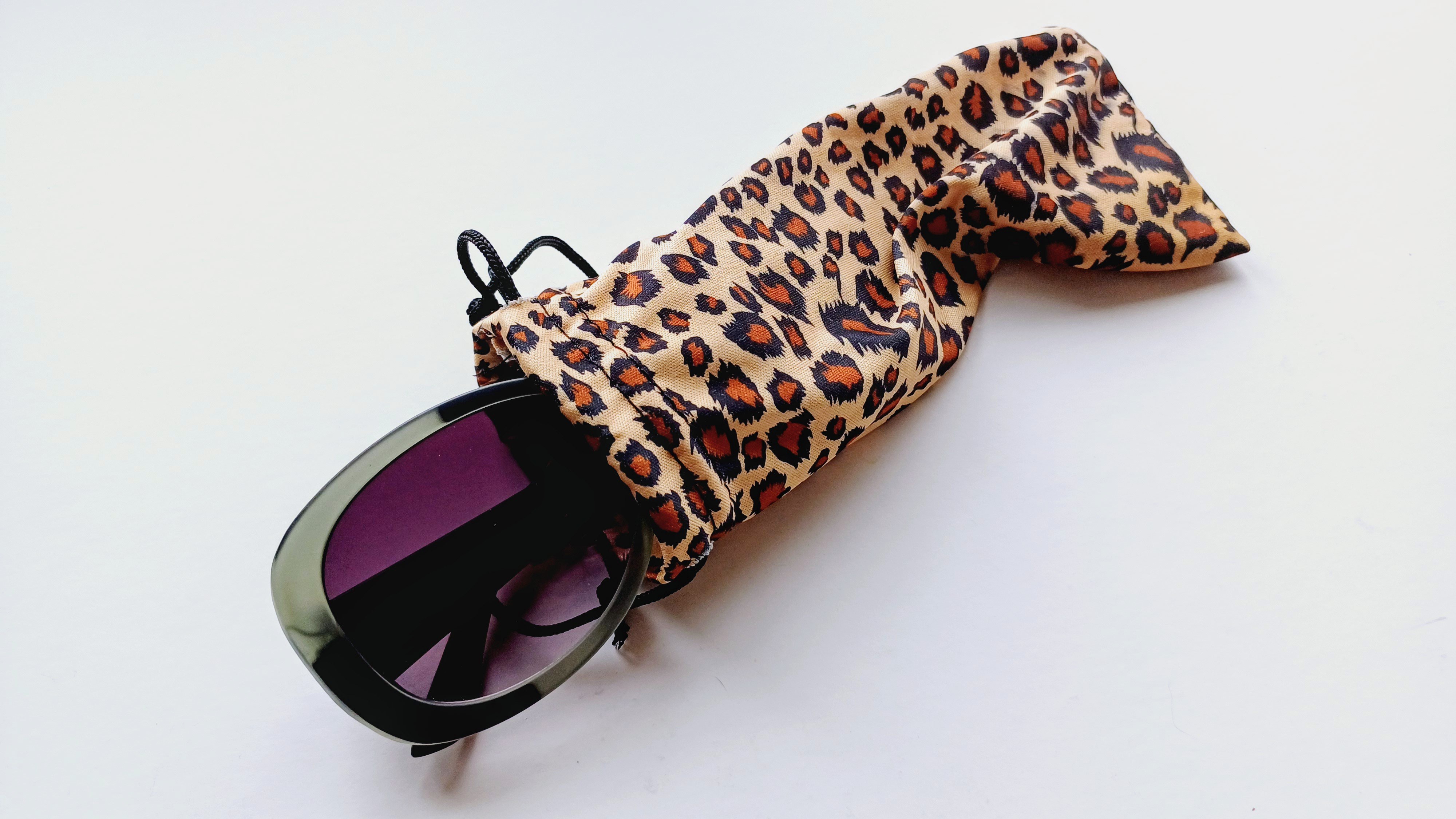 Étui lunettes de soleil